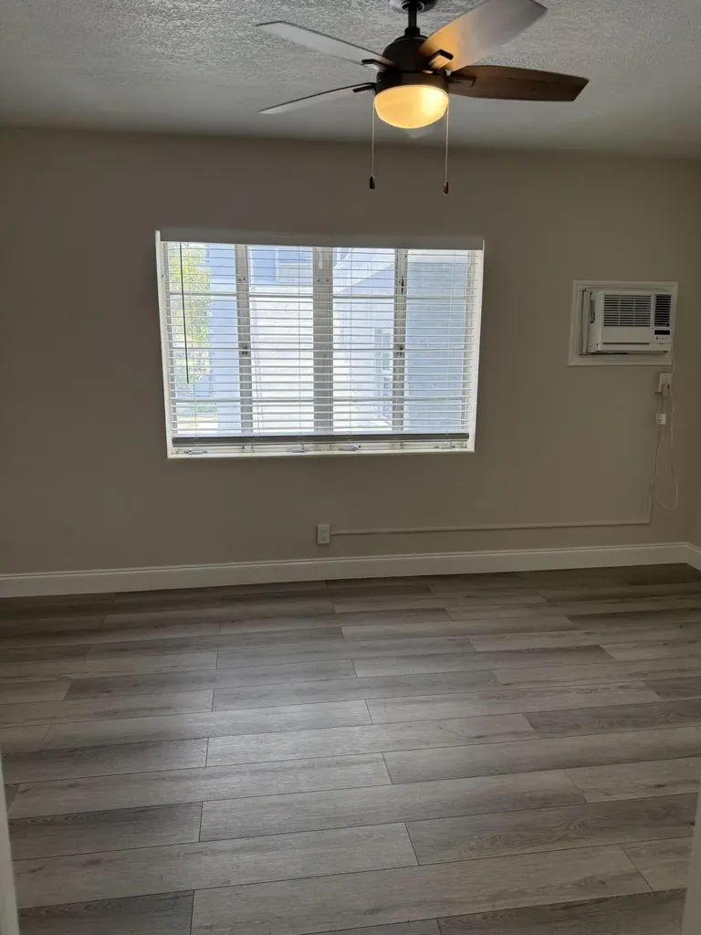 112 Lake Avenue Lake Worth Beach FL 33460