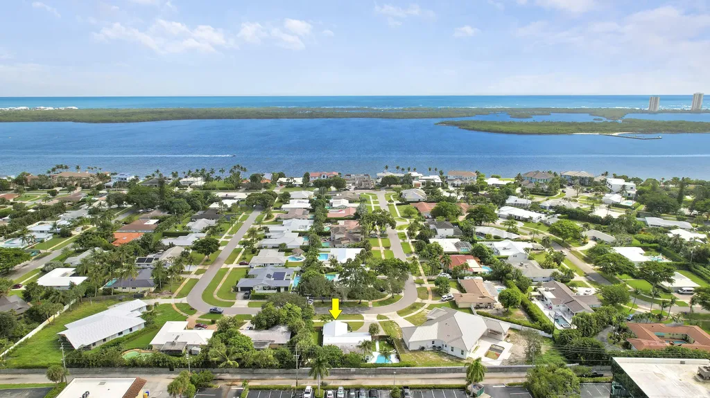731 Cruiser Road S North Palm Beach FL 33408