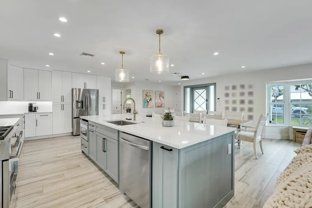 731 Cruiser Road S North Palm Beach FL 33408