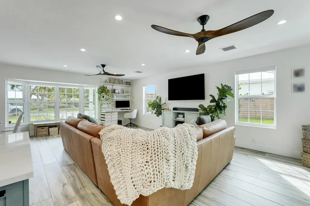 731 Cruiser Road S North Palm Beach FL 33408