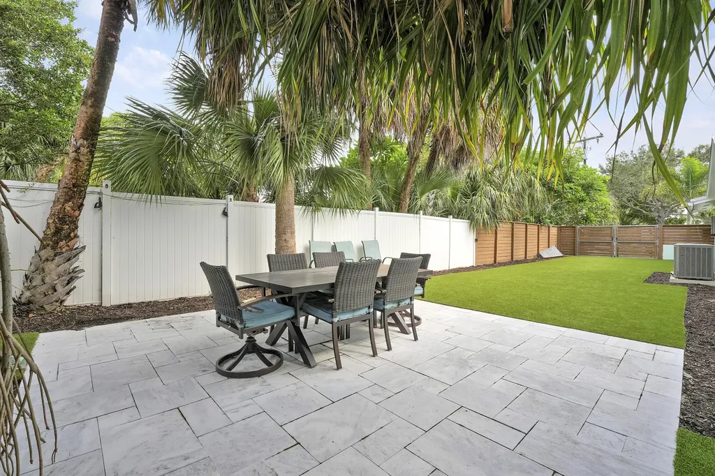 731 Cruiser Road S North Palm Beach FL 33408