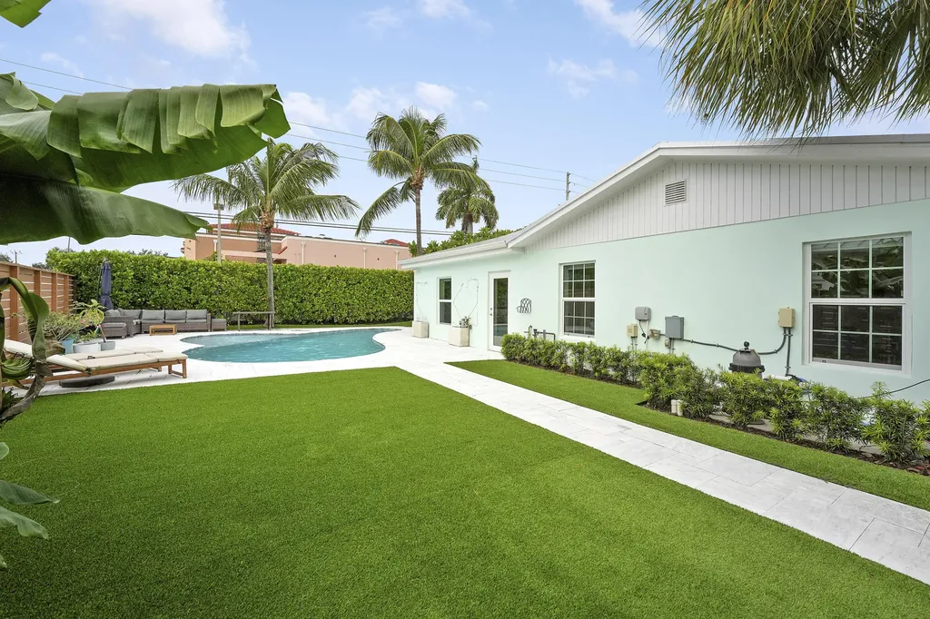 731 Cruiser Road S North Palm Beach FL 33408
