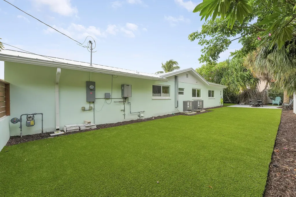 731 Cruiser Road S North Palm Beach FL 33408