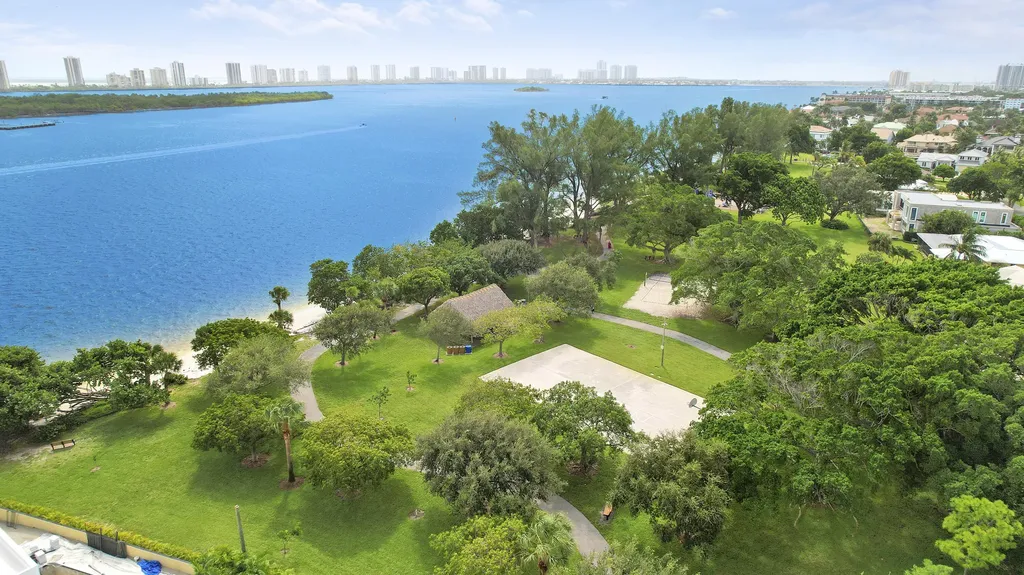 731 Cruiser Road S North Palm Beach FL 33408