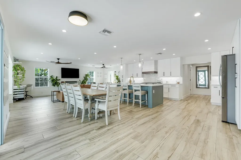 731 Cruiser Road S North Palm Beach FL 33408