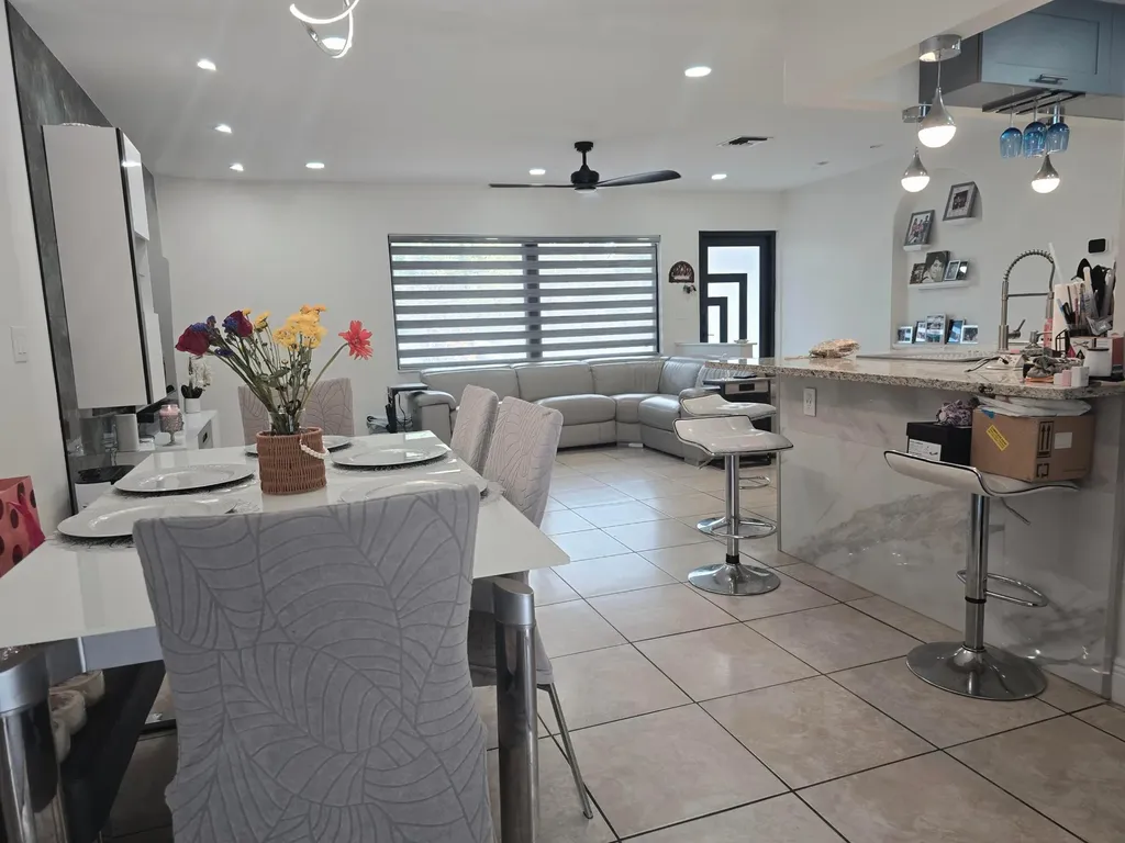 7811 NW 40th Court NW Coral Springs FL 33065