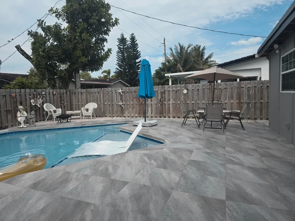 7811 NW 40th Court NW Coral Springs FL 33065