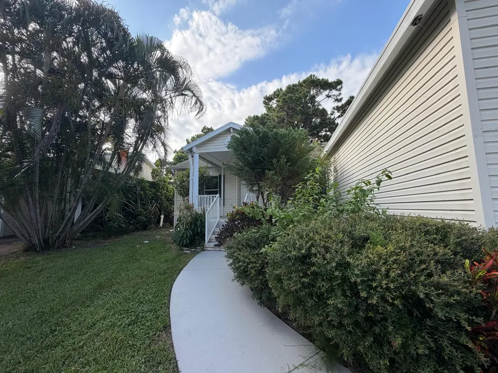 4165 3rd Court Atlantis FL 33462
