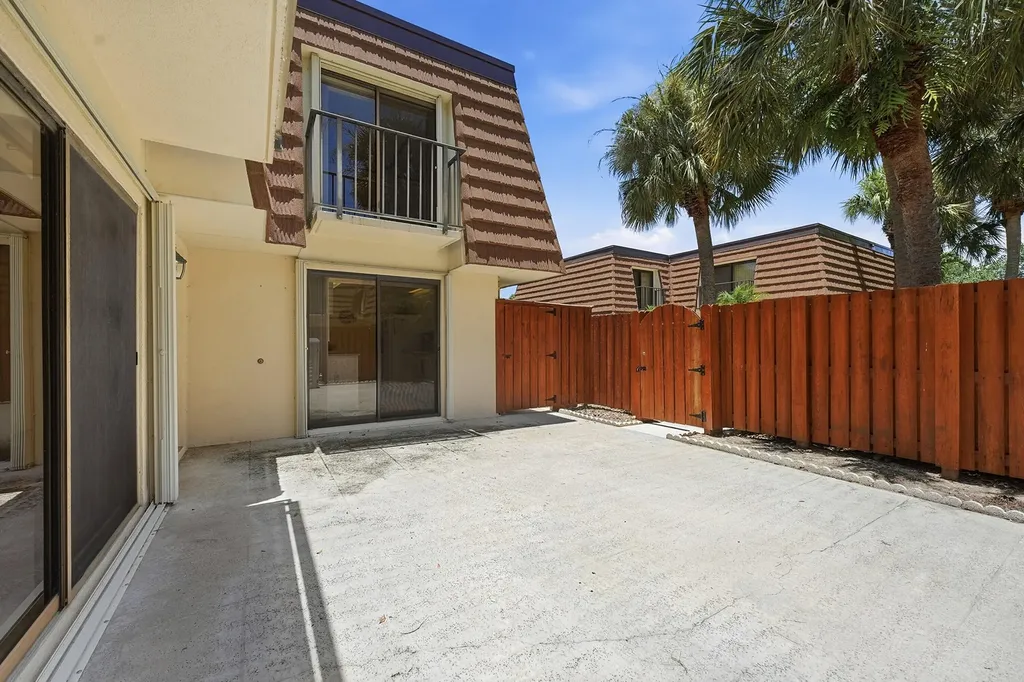 2716 27th Court Jupiter FL 33477