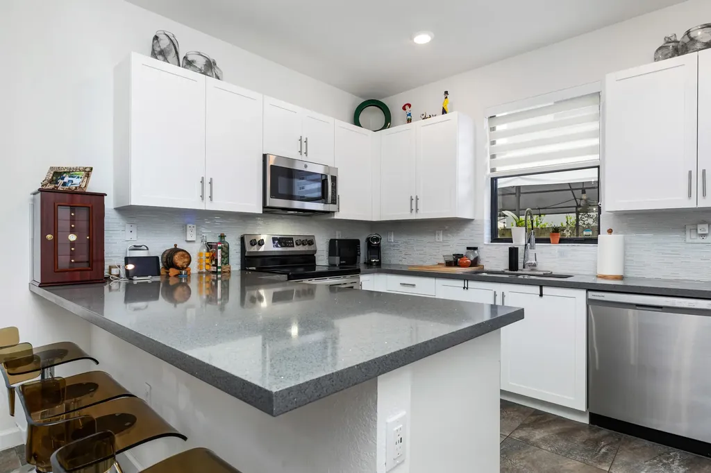2820 SW 17th Avenue Fort Lauderdale FL 33315
