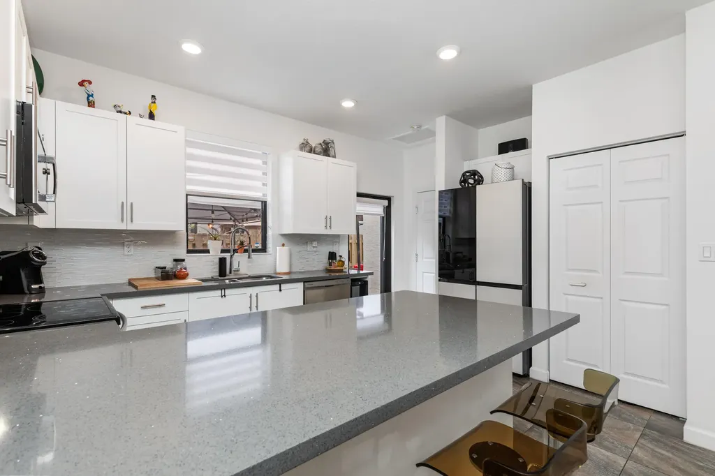 2820 SW 17th Avenue Fort Lauderdale FL 33315