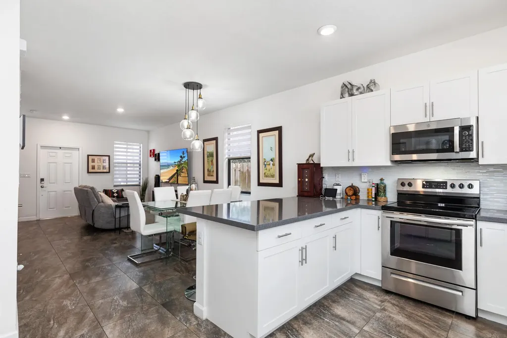 2820 SW 17th Avenue Fort Lauderdale FL 33315