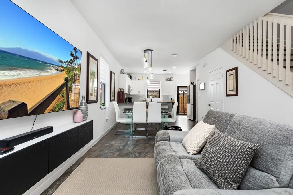 2820 SW 17th Avenue Fort Lauderdale FL 33315