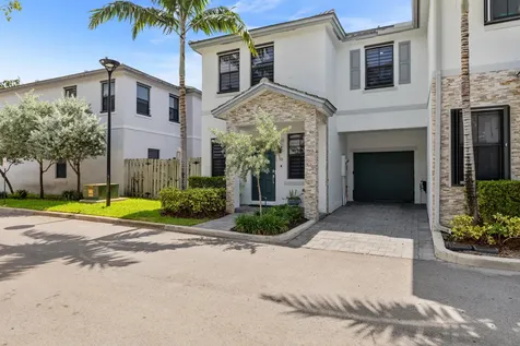 2820 SW 17th Avenue Fort Lauderdale FL 33315