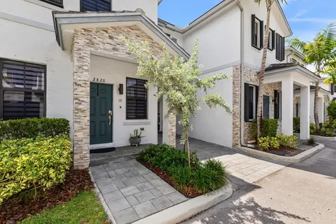 2820 SW 17th Avenue Fort Lauderdale FL 33315