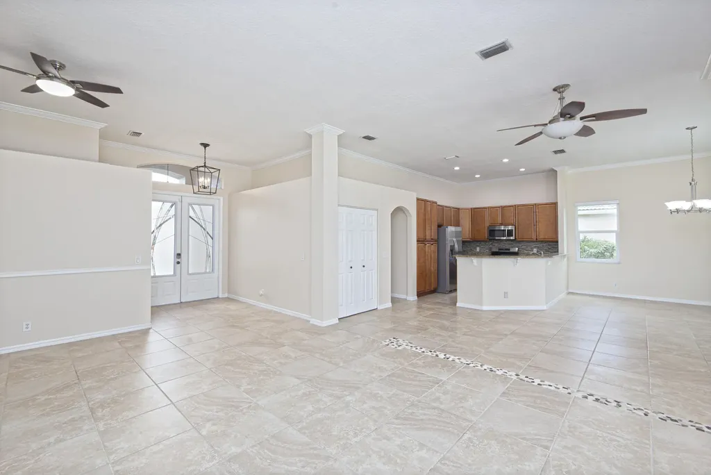 421 SW Crabapple Cove Port St Lucie FL 34986