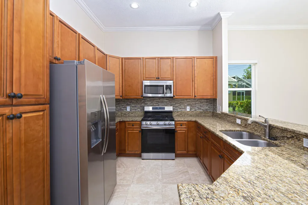 421 SW Crabapple Cove Port St Lucie FL 34986