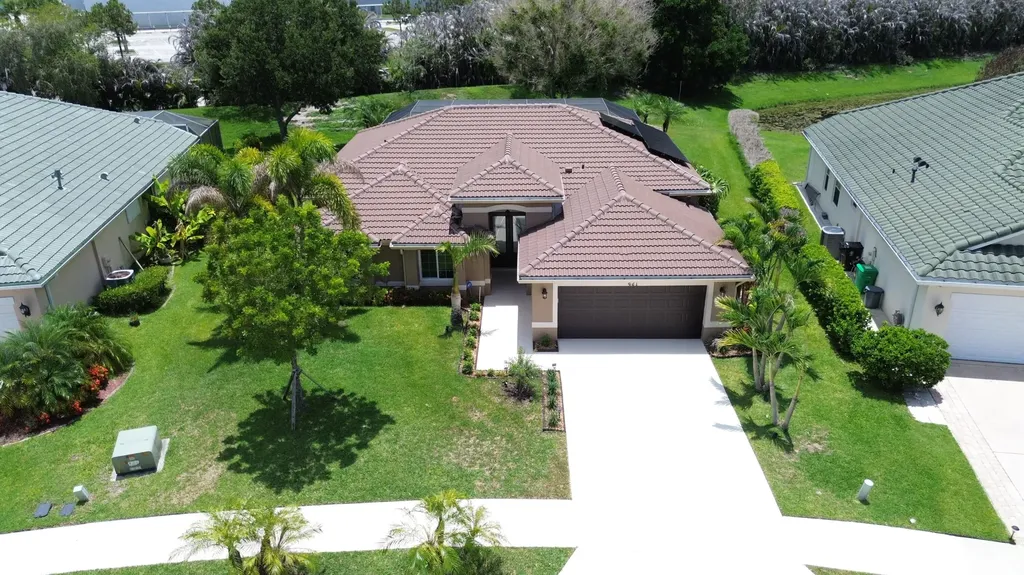 421 SW Crabapple Cove Port St Lucie FL 34986