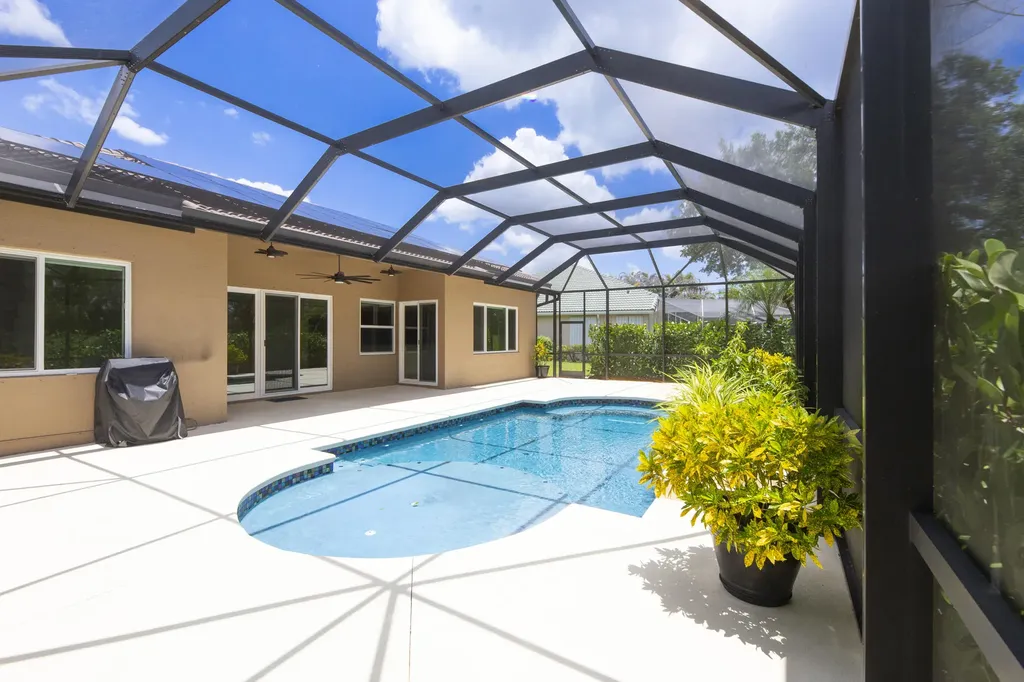 421 SW Crabapple Cove Port St Lucie FL 34986