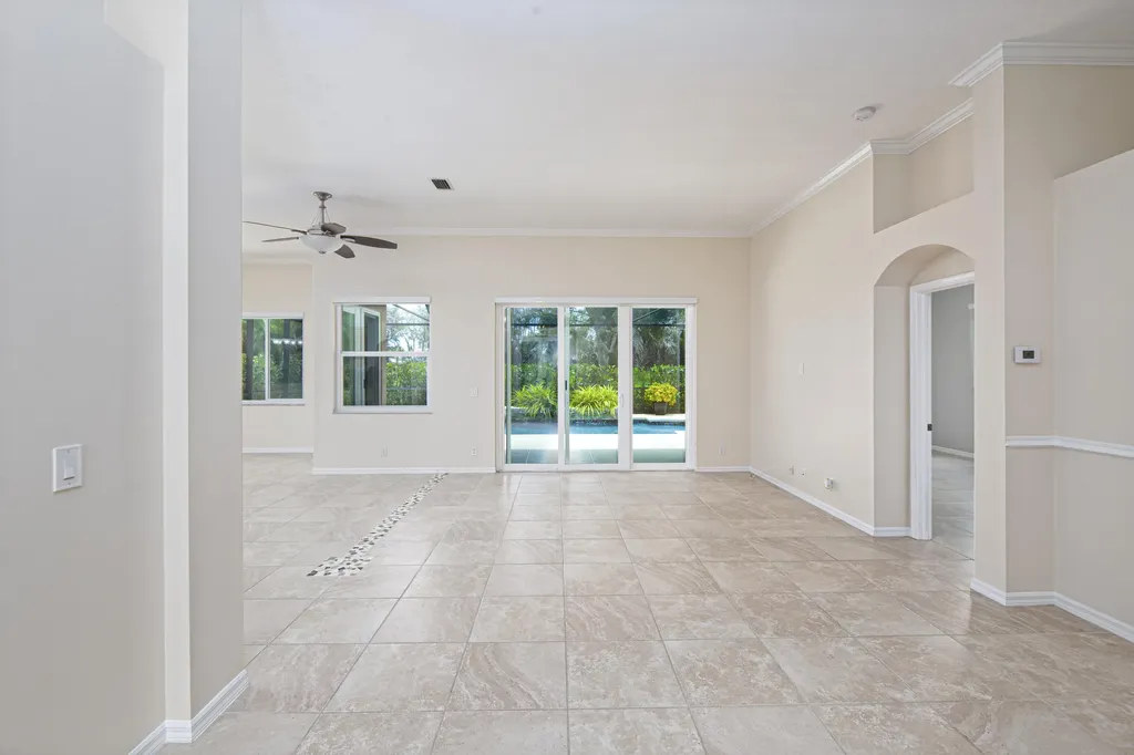421 SW Crabapple Cove Port St Lucie FL 34986