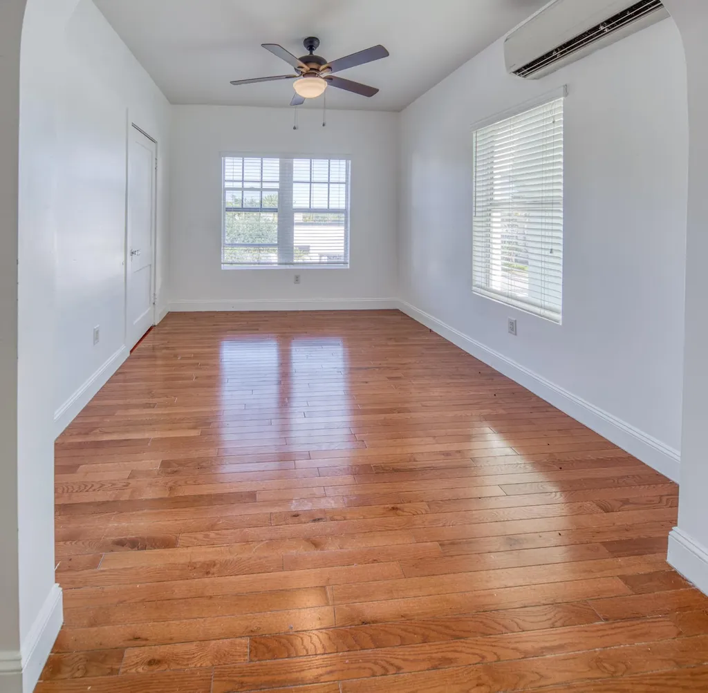 205 N Federal Highway Lake Worth Beach FL 33460