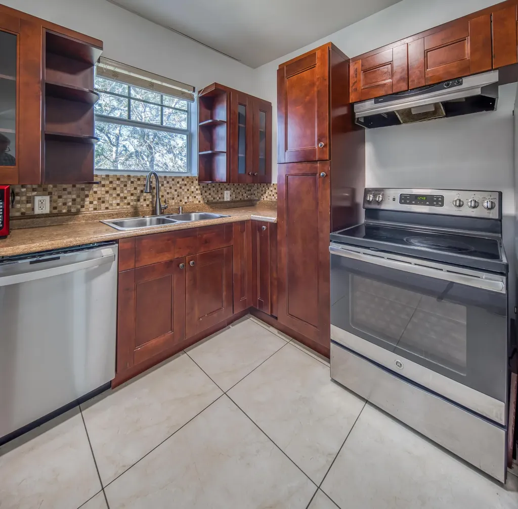 205 N Federal Highway Lake Worth Beach FL 33460