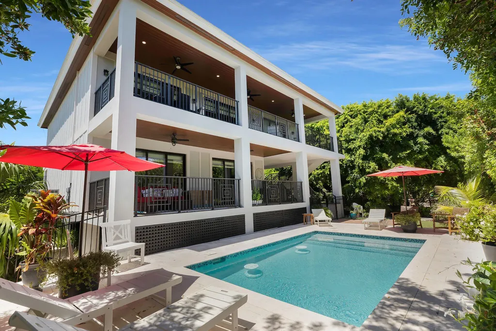 239 W Seaview Drive Duck Key FL 33050