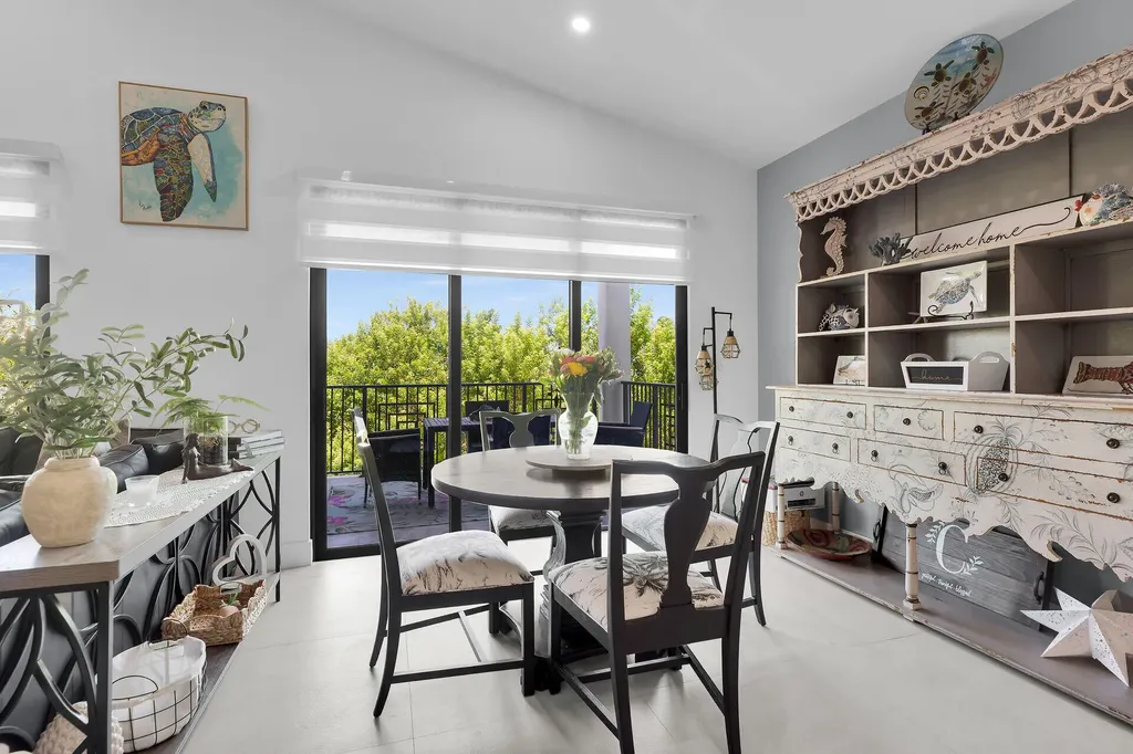 239 W Seaview Drive Duck Key FL 33050