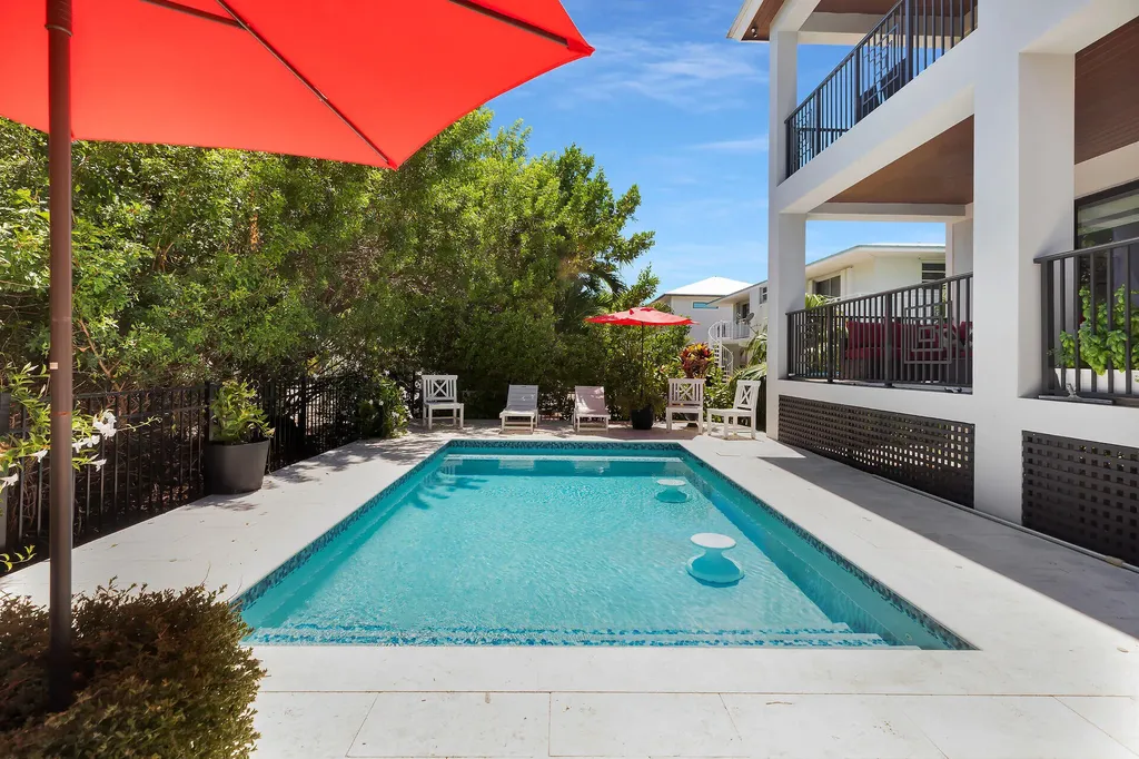 239 W Seaview Drive Duck Key FL 33050