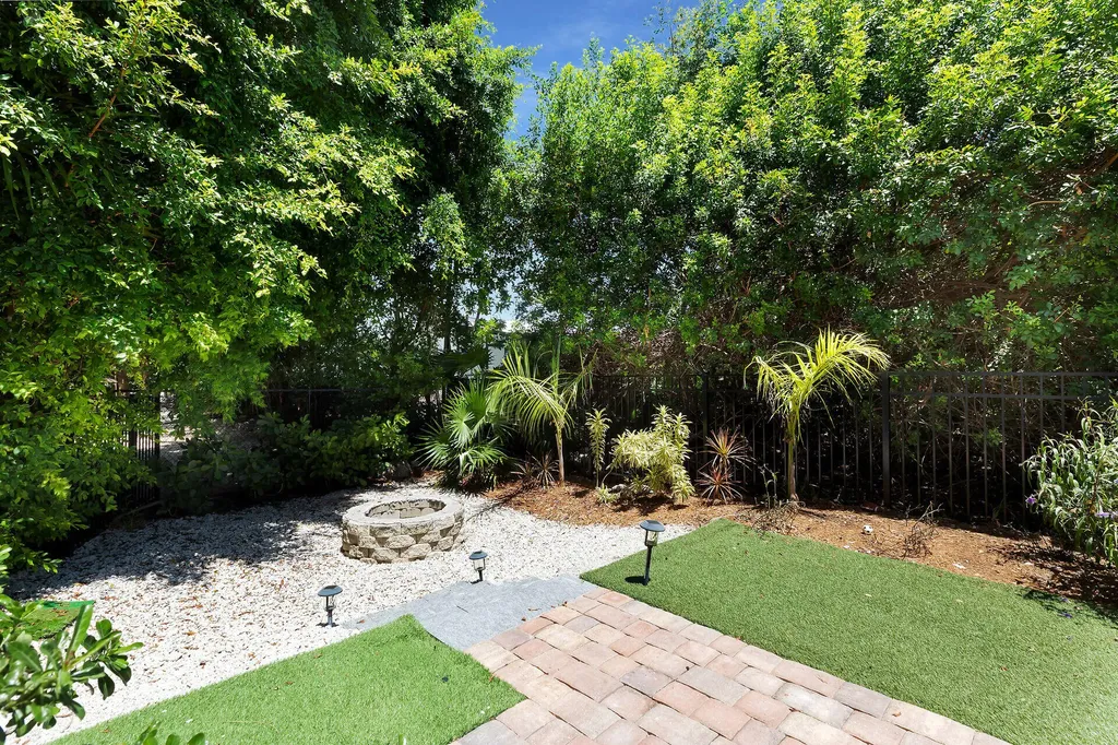 239 W Seaview Drive Duck Key FL 33050
