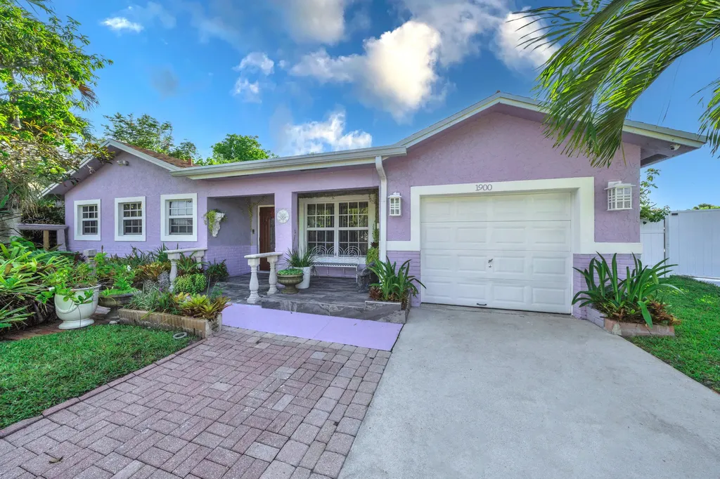 1900 SW 87th Avenue North Lauderdale FL 33068