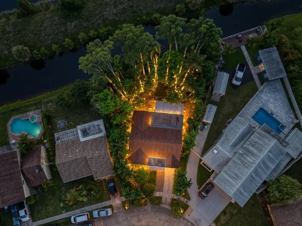 1900 SW 87th Avenue North Lauderdale FL 33068