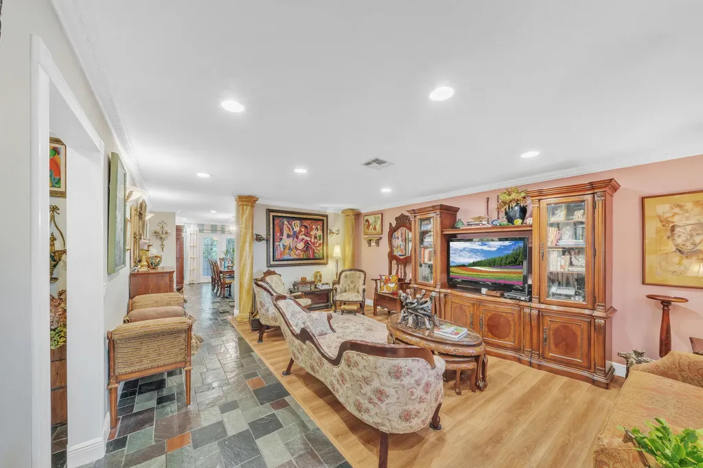 1900 SW 87th Avenue North Lauderdale FL 33068