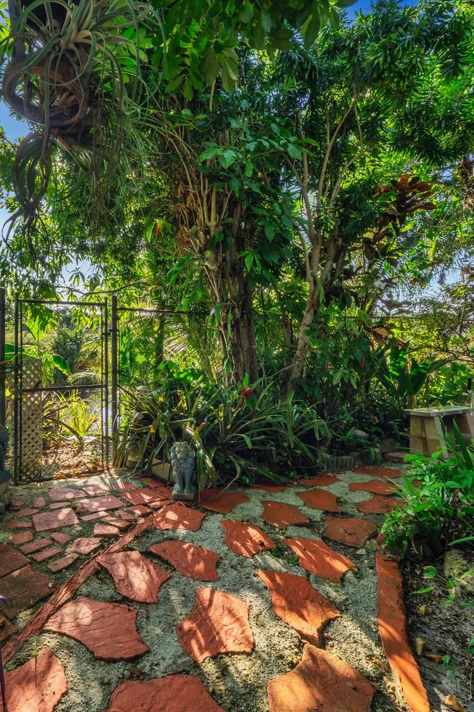 1900 SW 87th Avenue North Lauderdale FL 33068