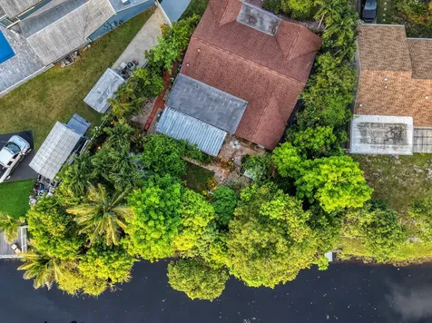 1900 SW 87th Avenue North Lauderdale FL 33068
