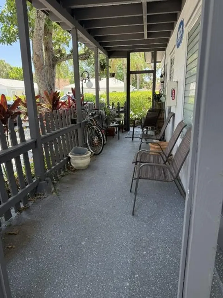 131 S Federal Highway Lake Worth Beach FL 33460