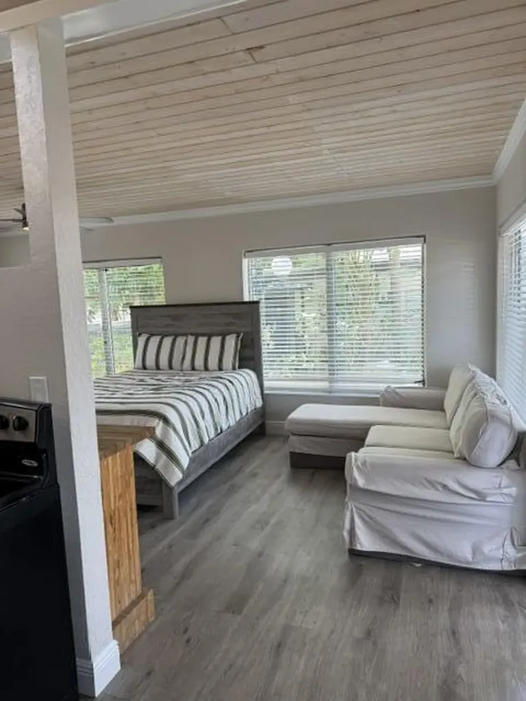 131 S Federal Highway Lake Worth Beach FL 33460