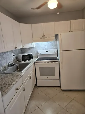 99 Salisbury E West Palm Beach FL 33417