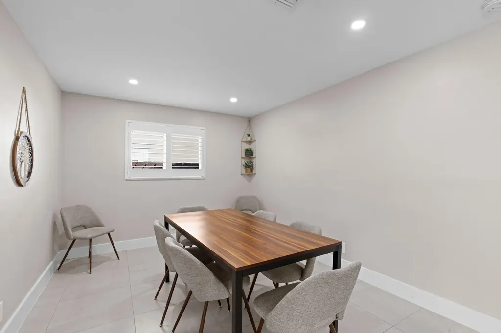 300 SE 8th Court Pompano Beach FL 33060