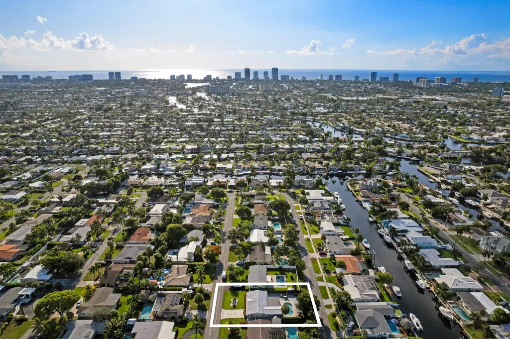 300 SE 8th Court Pompano Beach FL 33060