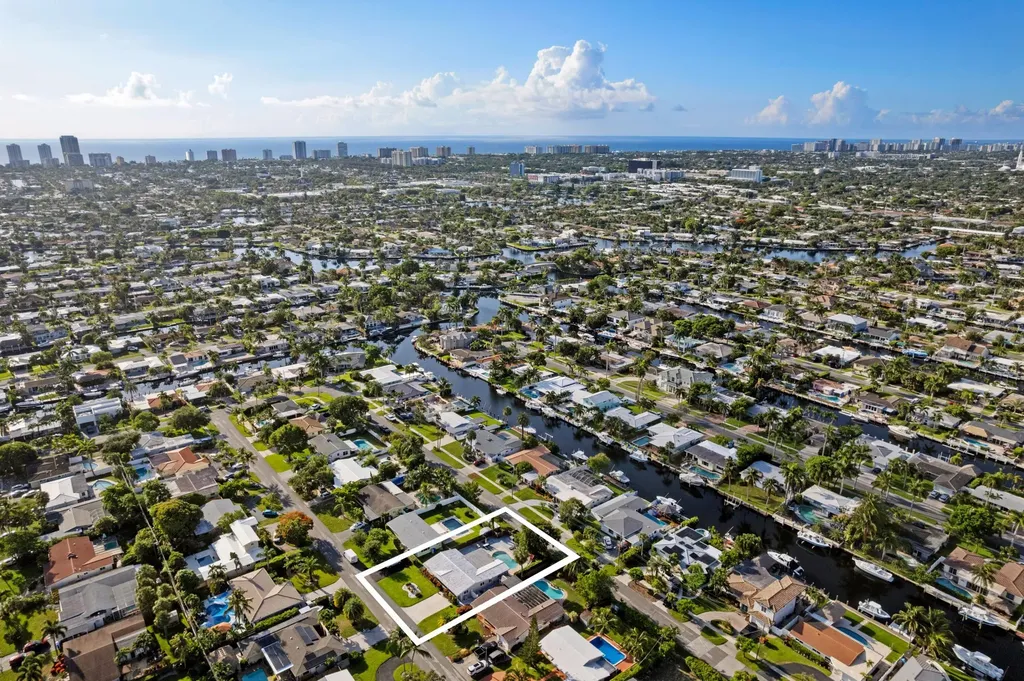 300 SE 8th Court Pompano Beach FL 33060