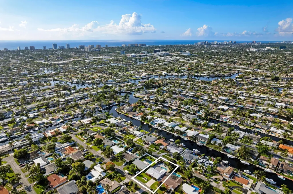 300 SE 8th Court Pompano Beach FL 33060