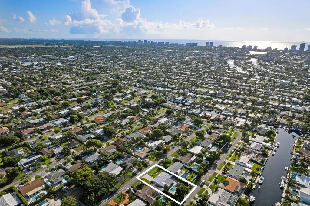 300 SE 8th Court Pompano Beach FL 33060