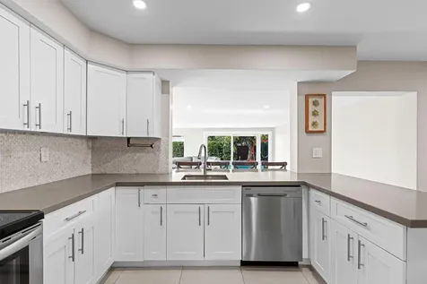 300 SE 8th Court Pompano Beach FL 33060