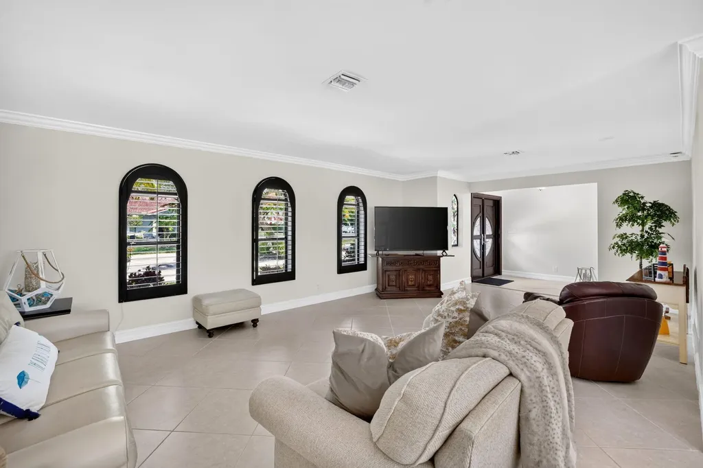 5570 NE 26th Avenue Fort Lauderdale FL 33308