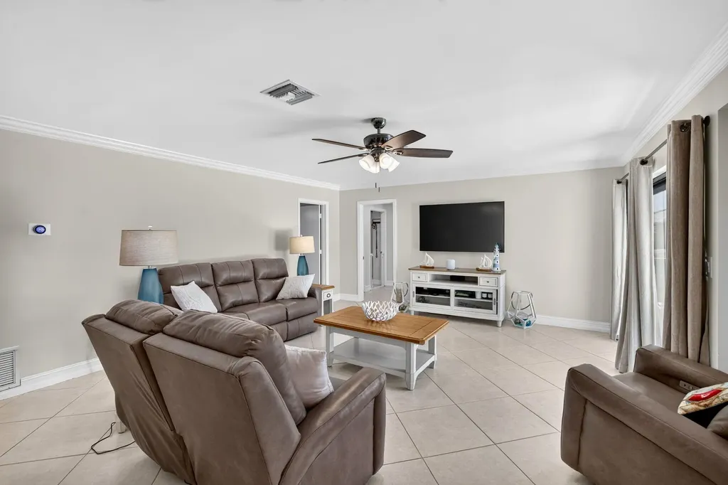 5570 NE 26th Avenue Fort Lauderdale FL 33308