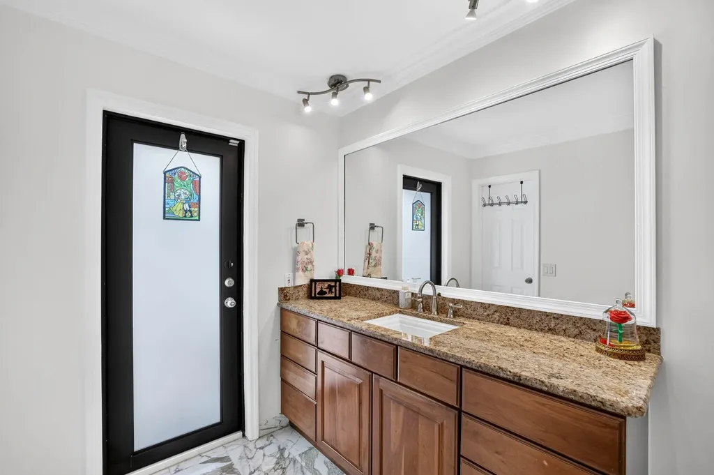 5570 NE 26th Avenue Fort Lauderdale FL 33308