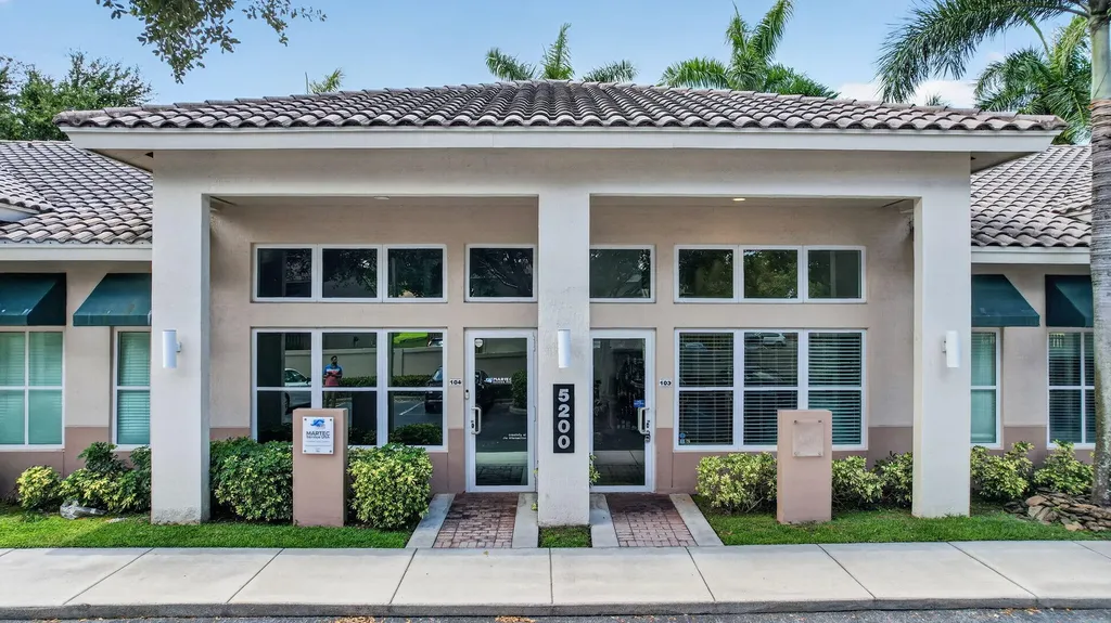 5200 S University Drive Davie FL
