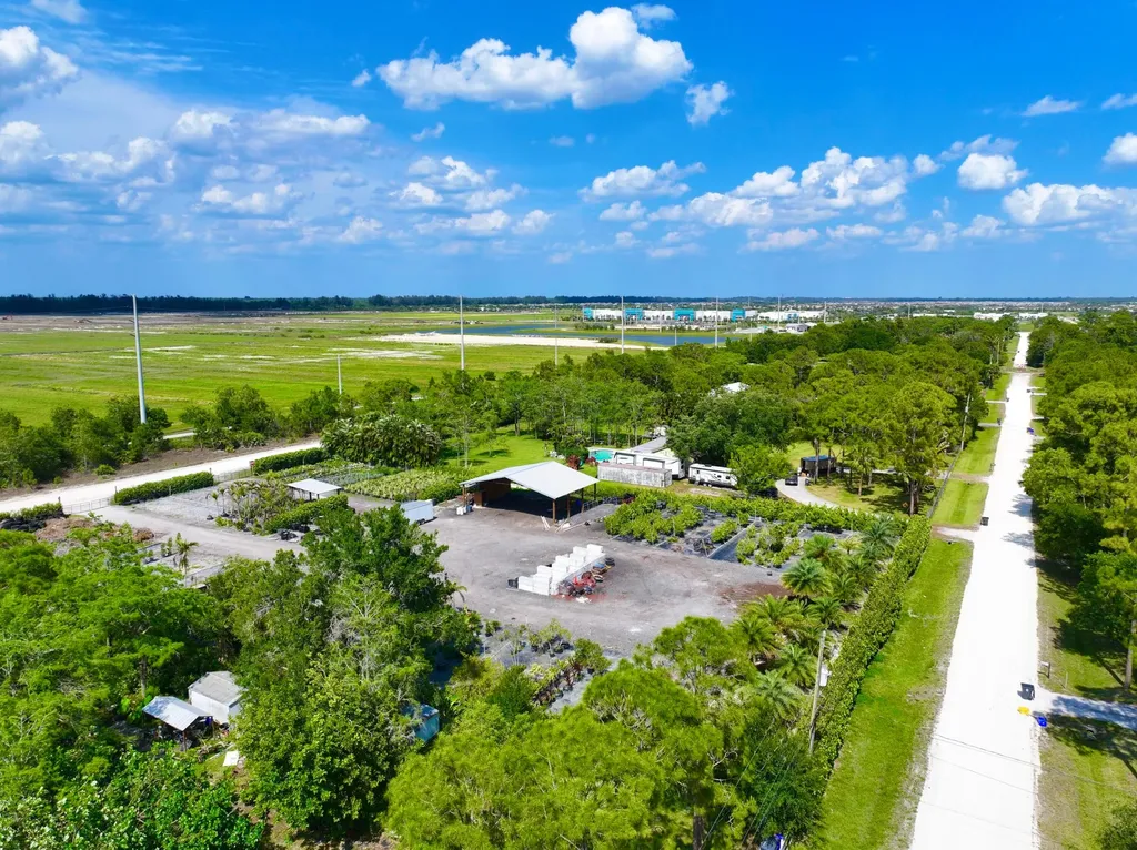 17455 49th Street N The Acreage FL 33470
