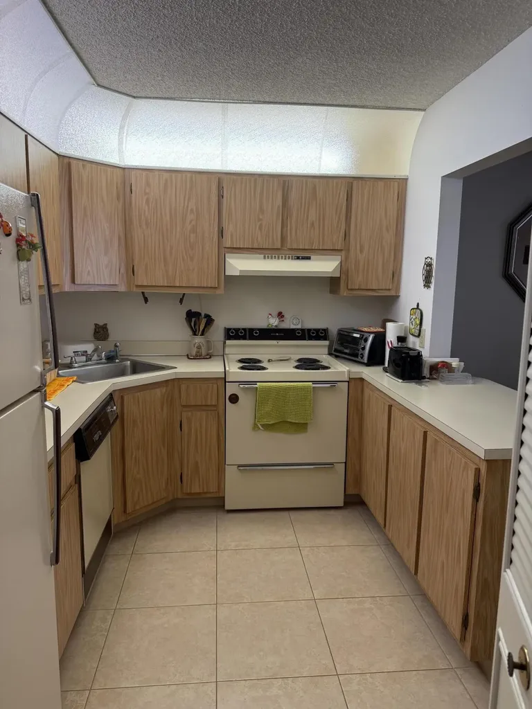 422 Pine Glen Lane Greenacres FL 33463